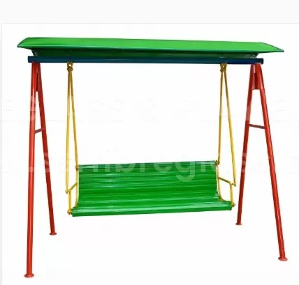 FAMILY SWING WITH ROOF